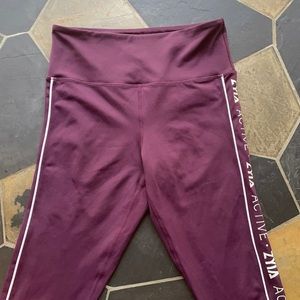 Zyia Plum Light n Tight Crops